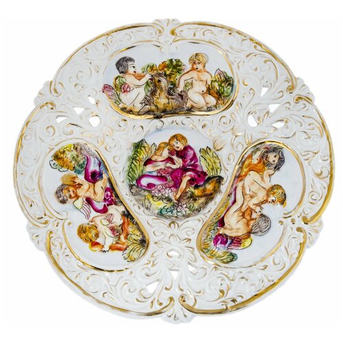 Блюдо настенное декоративное с рельефным изображением Путти
