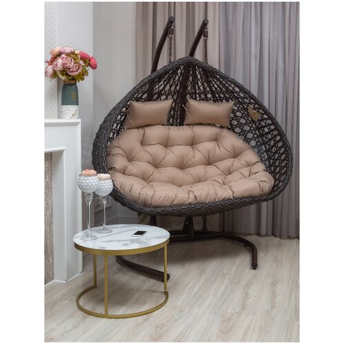 Подвесное кресло двухместное FRESCO GRANDE коричневое из искусственного ротанга с бежевой подушкой