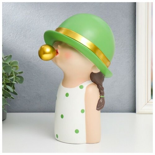 Сувенир полистоун "Малышка в зелёной шляпке