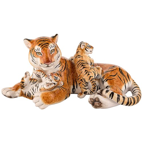 Керамическая скульптура "Тигрица с тигрятами"